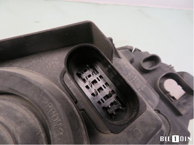 Frontlykt venstre halogen til Ford Transit Connect 2013-2018 Type II, Fase 1  (FORD|1827690||DT1113W030AC)