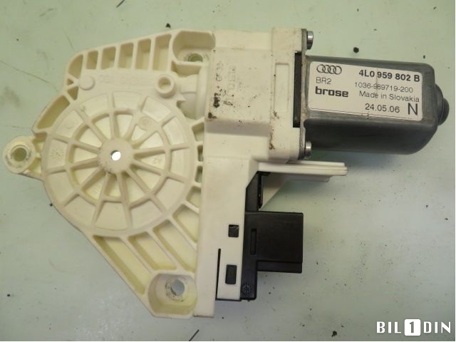 Ruteheis høyre bak til Audi Q7 2006-2010 (Type I, Fase 1)  (AUDI|4L0959802B|)