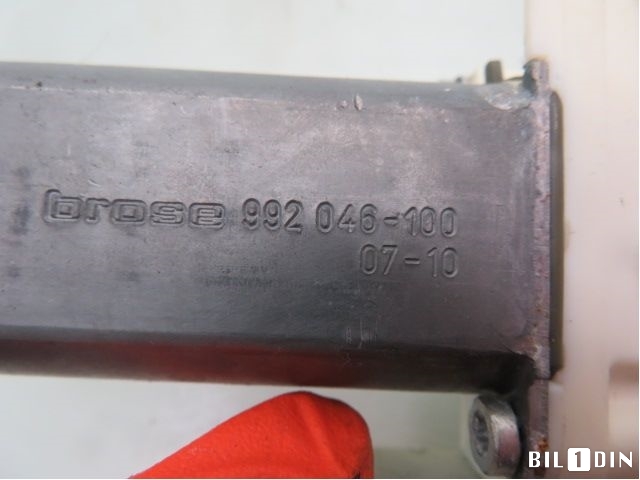 Ruteheis venstre bak til Toyota Avensis 2003-2008 (Type II)  (TOYOTA|6984005100|999060102JJB|992046100)