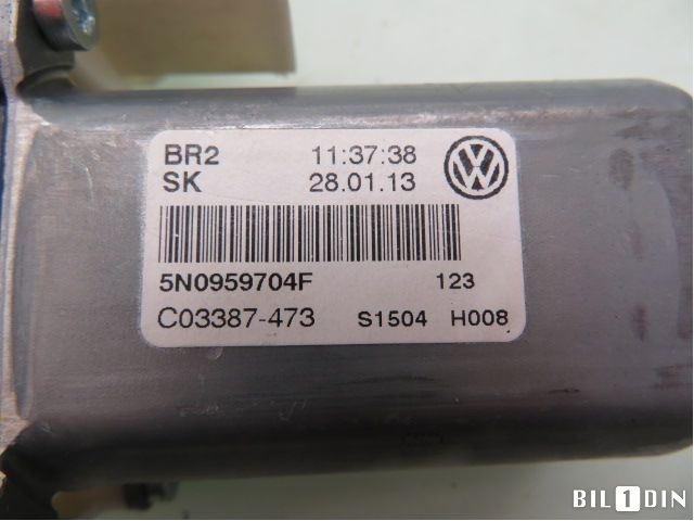 Ruteheis høyre bak til VW Tiguan 2011-2016 (Type I, Fase 2) (VOLKSWAGEN|5N0959704F|)