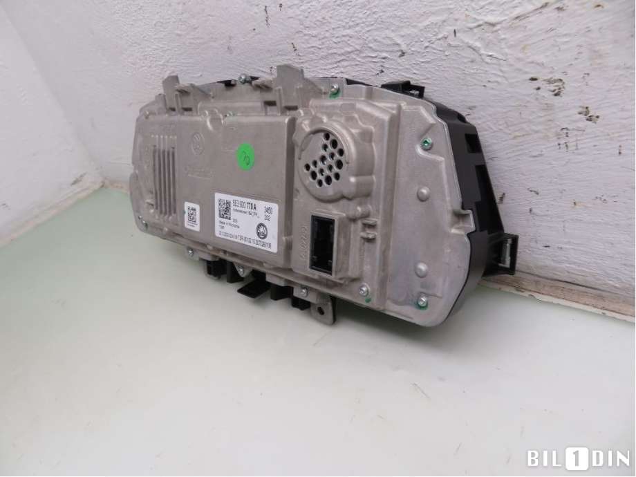 Instrumentpanel til Škoda Octavia 2020-->> (Type IV)  (SKODA|5E3920770A|)