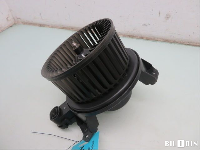 Varmeapparat motor til Ford Explorer 2020-->>  (FORD (US)|L1MH19846CA|2386174|)
