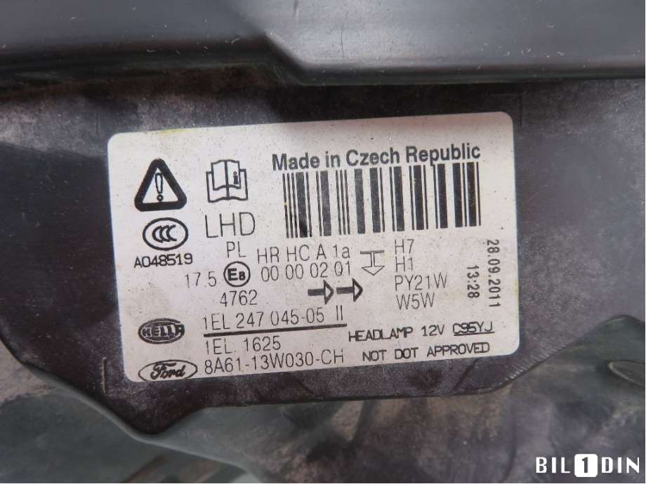 Frontlykt venstre halogen til Ford Fiesta 2008-2012 (Type VI, Fase 1)  (FORD|8A6113W030CH|1740028|8A6113W030CG)