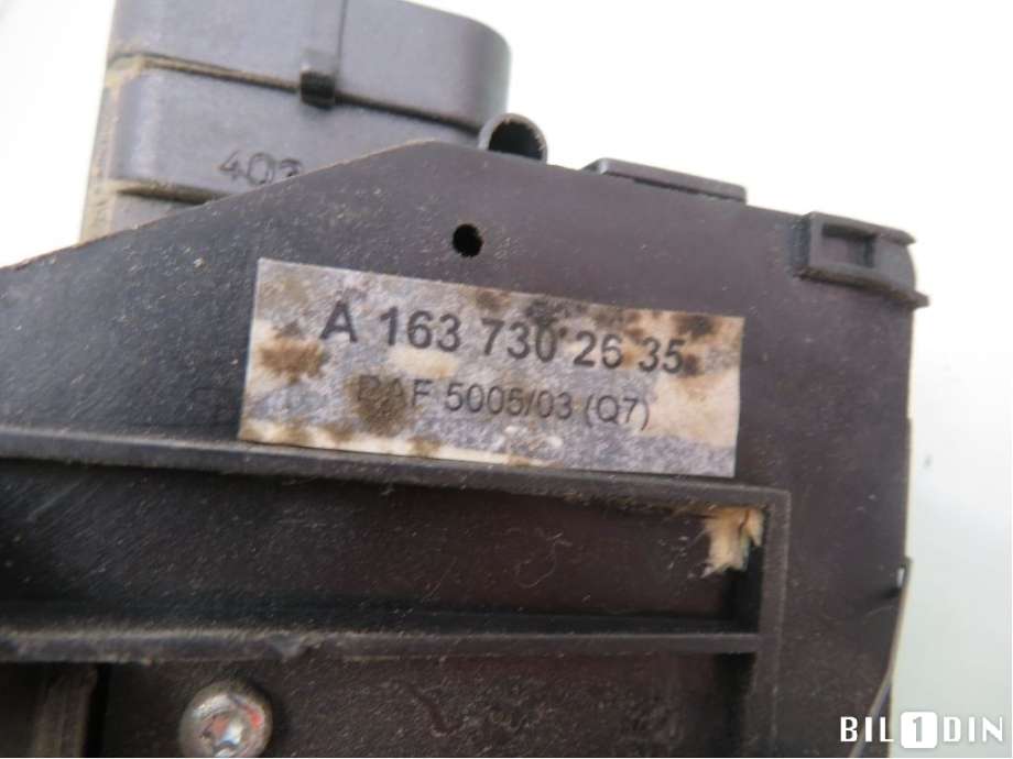Låsekasse høyre bak til Mercedes ML 1997-2005 (W163) (W163) (MERCEDES|A1637302635|)