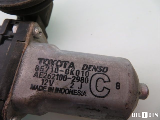 Ruteheis høyre foran til Toyota Hilux 2006-2011  (TOYOTA|851100K060|)