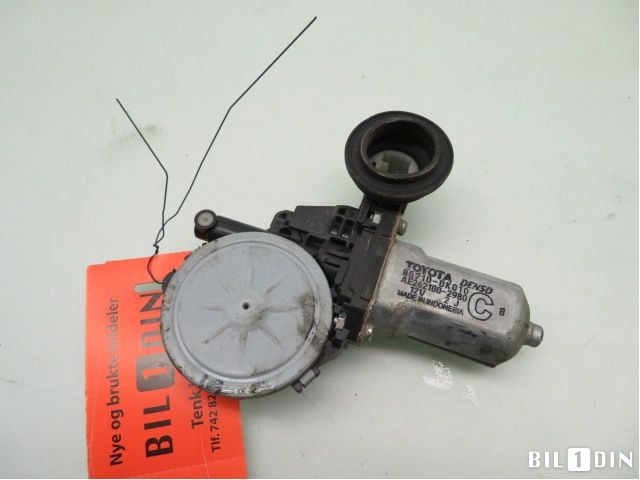 Ruteheis høyre foran til Toyota Hilux 2006-2011  (TOYOTA|851100K060|)