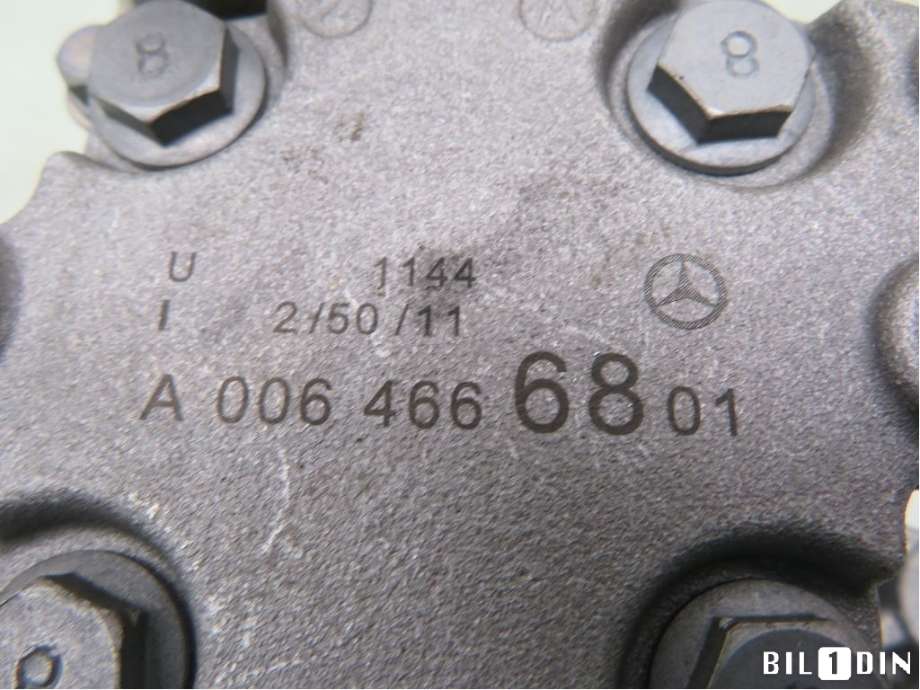 Servo pumpe mekanisk til Mercedes C-Klasse 2011-2014 (Fase 2) (W204) (W204) (MERCEDES|A0054668201||A0064666801)