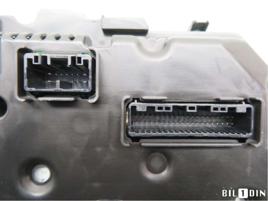 Instrumentpanel til Toyota Yaris 2012-2014 (Type III, Fase 1)  (TOYOTA|838000U390|MB1575607773|)