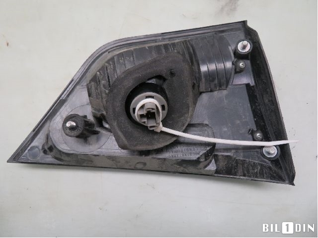 Baklykt høyre indre til Mitsubishi Outlander 2007-2010 (Type II, Fase 1) (MITSUBISHI|8331A042|)