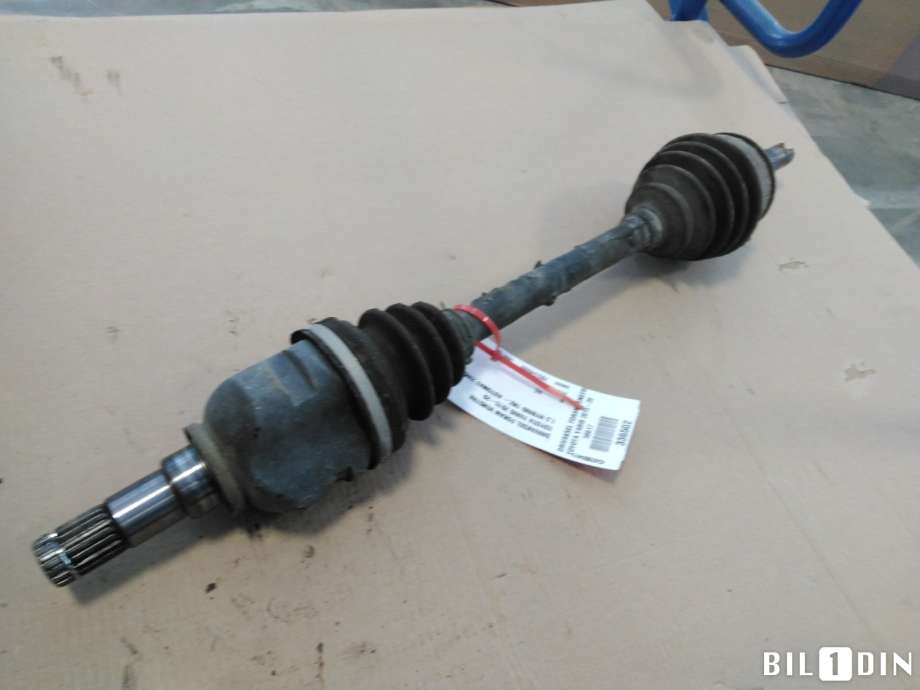 Drivaksel venstre foran, elbil til Toyota Yaris 2014-2020 (Type III, Fase 2)  (TOYOTA|434200D411|)