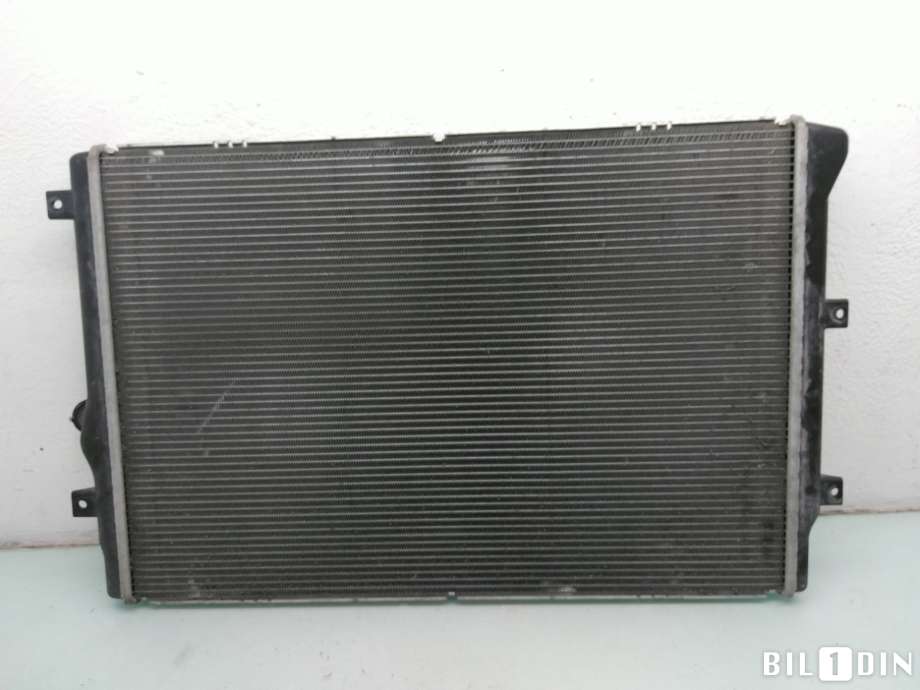 Radiator (manuell gir) til VW Passat 2011-2015 (B7) (B7) (VOLKSWAGEN|1K0121251DM||3AA121253)