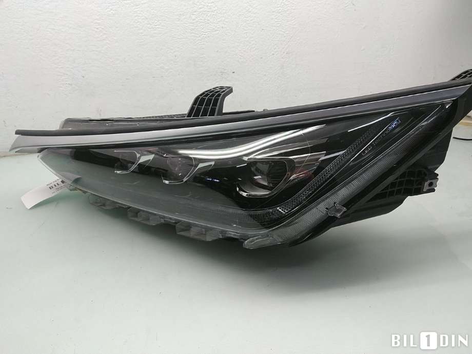 Frontlykt venstre halogen til BYD Tang 2020-->>  (BYD||010F1132EM80310111|STE4121010C)