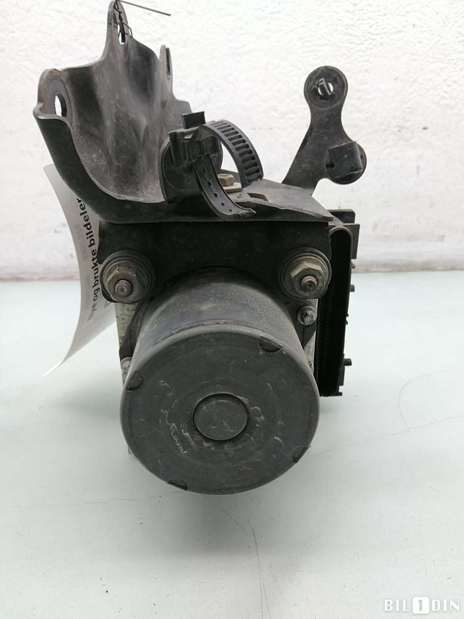 ABS sentral til Toyota Avensis 2009-2015 (Type III, Fase 1) (TOYOTA|4405005230|)