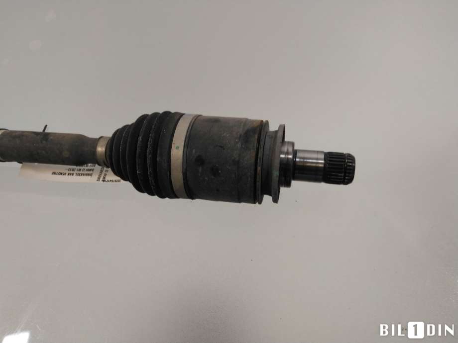 Drivaksel venstre bak, elbil til BMW i3 2013-2022  (BMW|33207641213|)