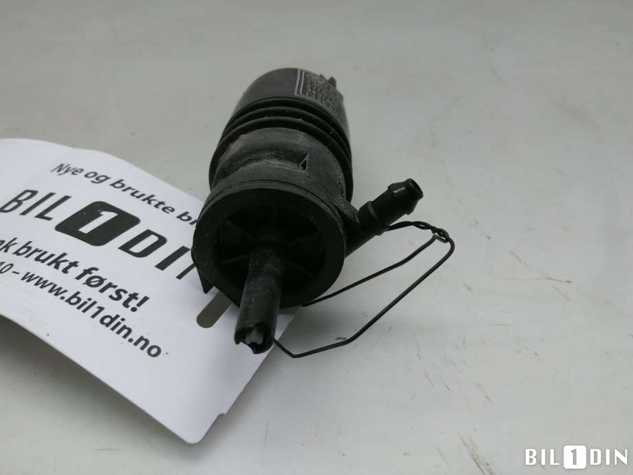 Spylerpumpe foran til BMW 3-Serie 2012-2018 (F30/F31/F34) (F30/F31/F34) (BMW|67127302589|)