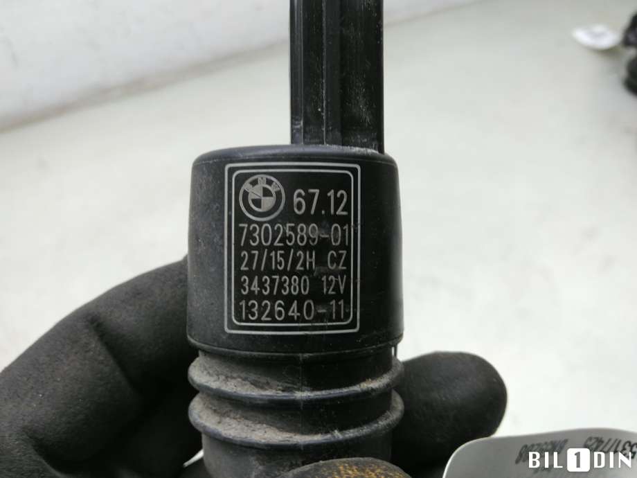 Spylerpumpe foran til BMW 3-Serie 2012-2018 (F30/F31/F34) (F30/F31/F34) (BMW|67127302589|)