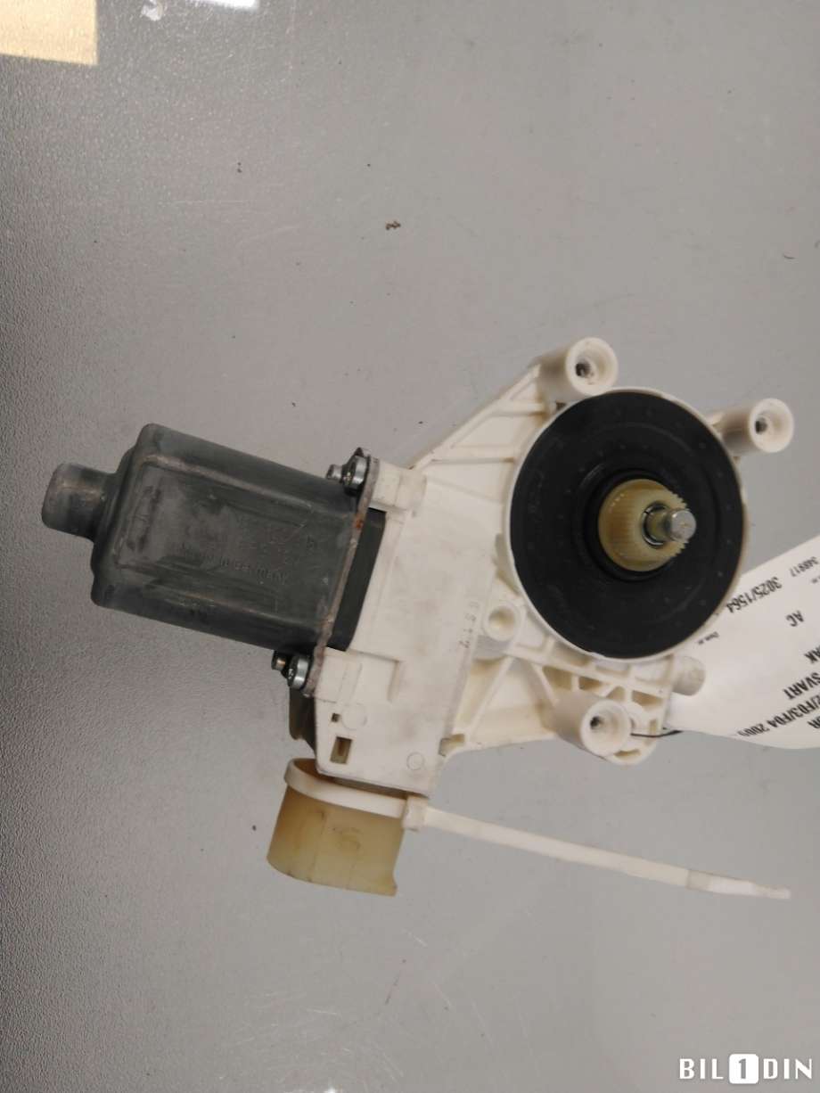 Ruteheis høyre til BMW 7-Serie 2009-2015 (F01/F02/F03/F04) (F01/F02/F03/F04) (BMW|67627046031||130822515)