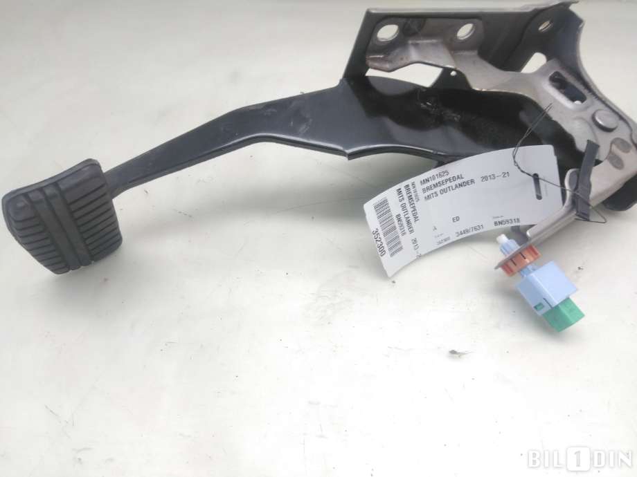 Pedal gass/brems/clutch til Mitsubishi Outlander 2012-2015 (Type III, Fase 1) (MITSUBISHI|MN101625|)