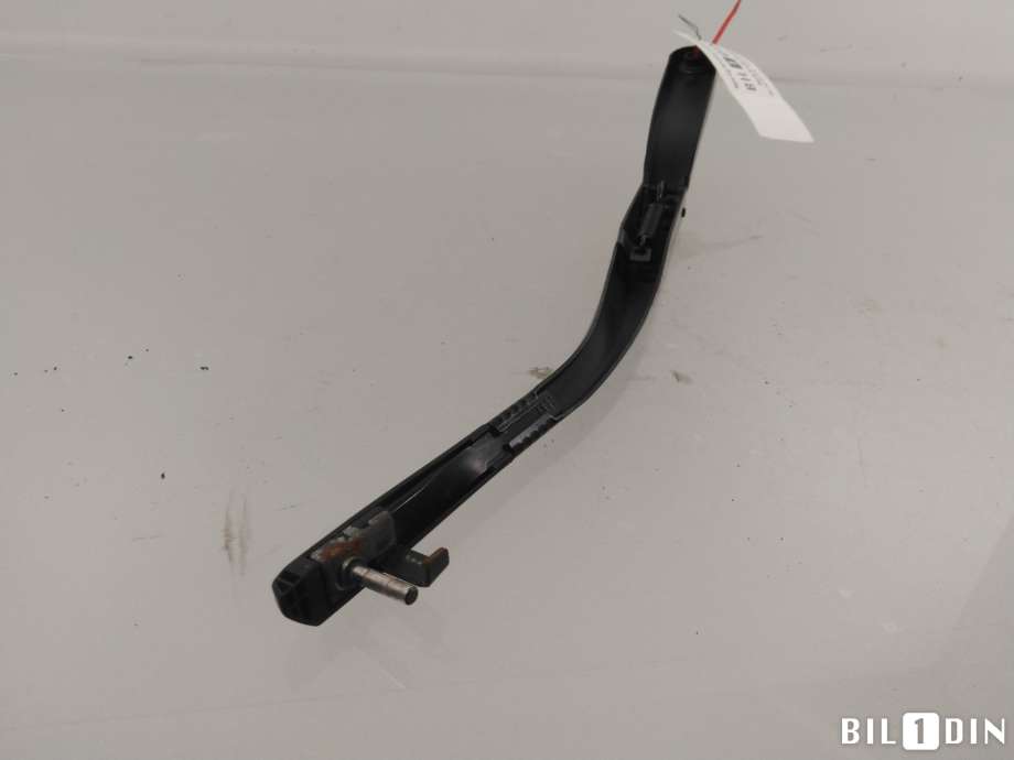 Viskerarmer frontrute til BMW 5-Serie 2010-2017 (F10/F11) (F10/F11) (BMW|61617182459|)