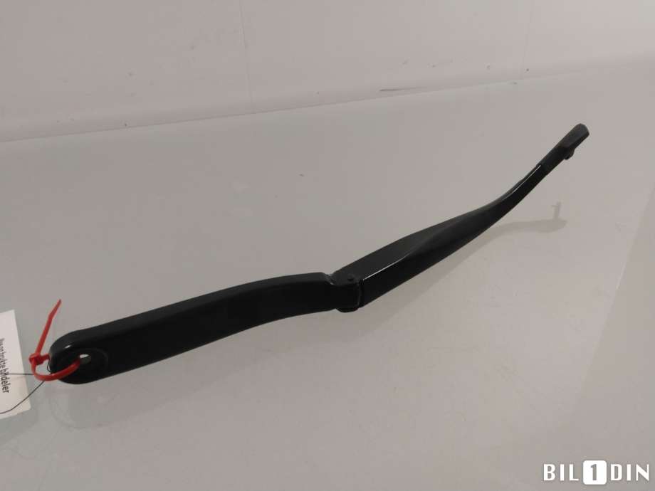 Viskerarmer frontrute til BMW 5-Serie 2010-2017 (F10/F11) (F10/F11) (BMW|61617182459|)