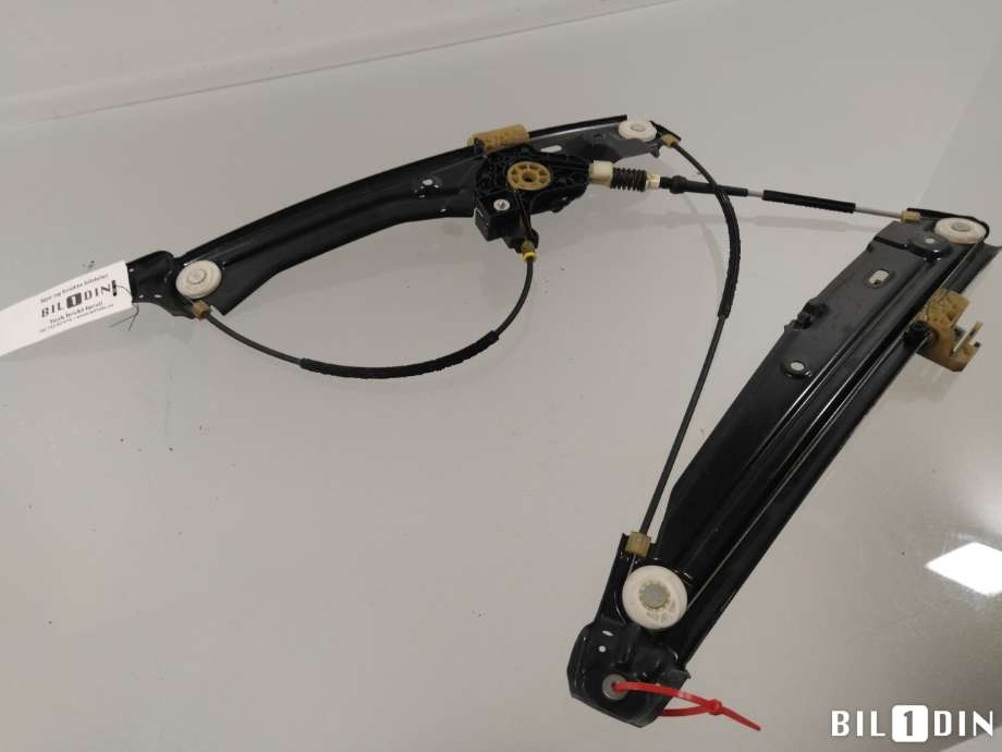 Ruteheis til BMW 7-Serie 2009-2015 (F01/F02/F03/F04) (F01/F02/F03/F04) (BMW|51337182105|)