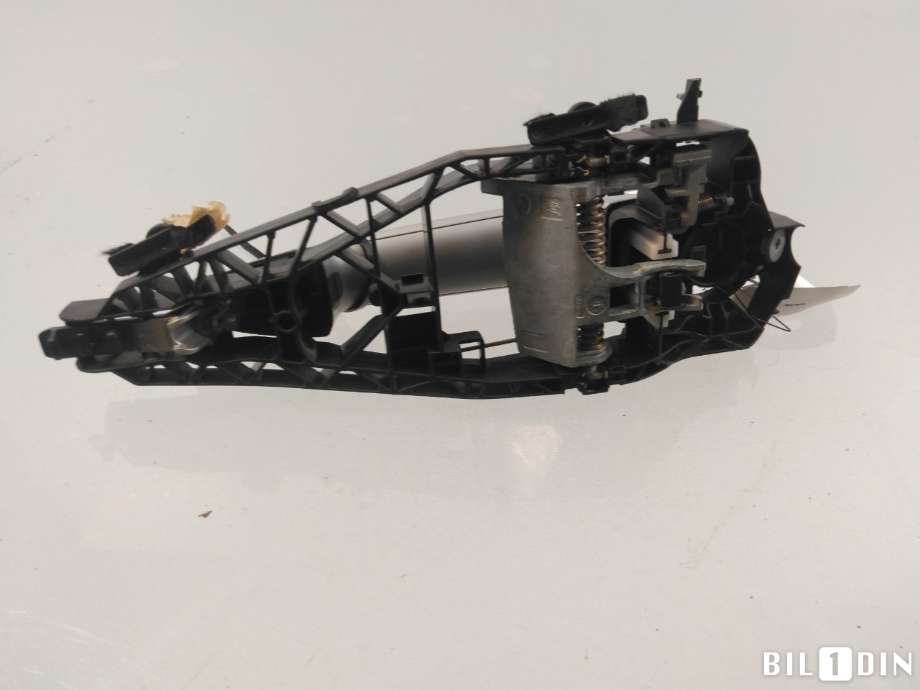 Dørhåndtak utv venstre bak til BMW X1 2015-2022 (F48) (F48) (BMW|51217401209|51217396305|)