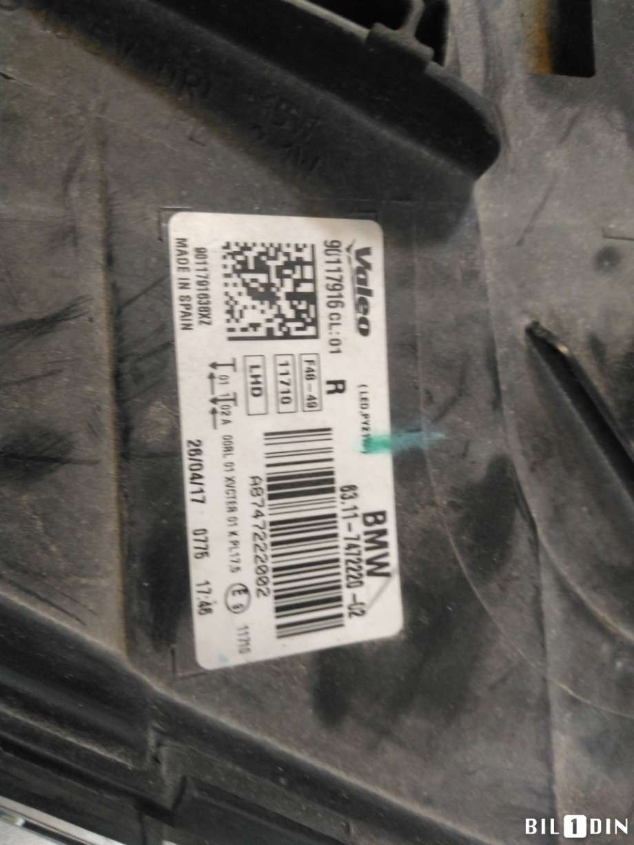 Frontlykt høyre halogen til BMW X1 2015-2022 (F48) (F48) (BMW|63117436462||63117472220)