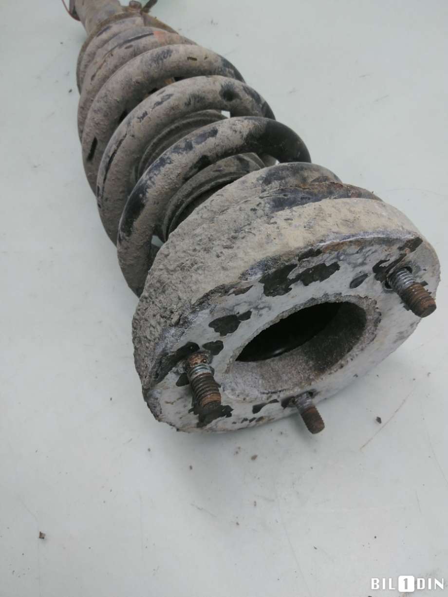Fjærbein venstre foran til Mitsubishi L200 2006-2015 (Type IV) (MITSUBISHI|MR992321|)
