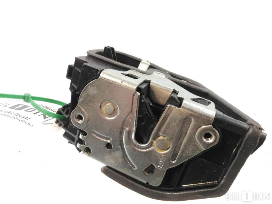 Låsekasse høyre foran til BMW X3 2010-2017 (F25) (F25) (BMW|51217202146||7276682)
