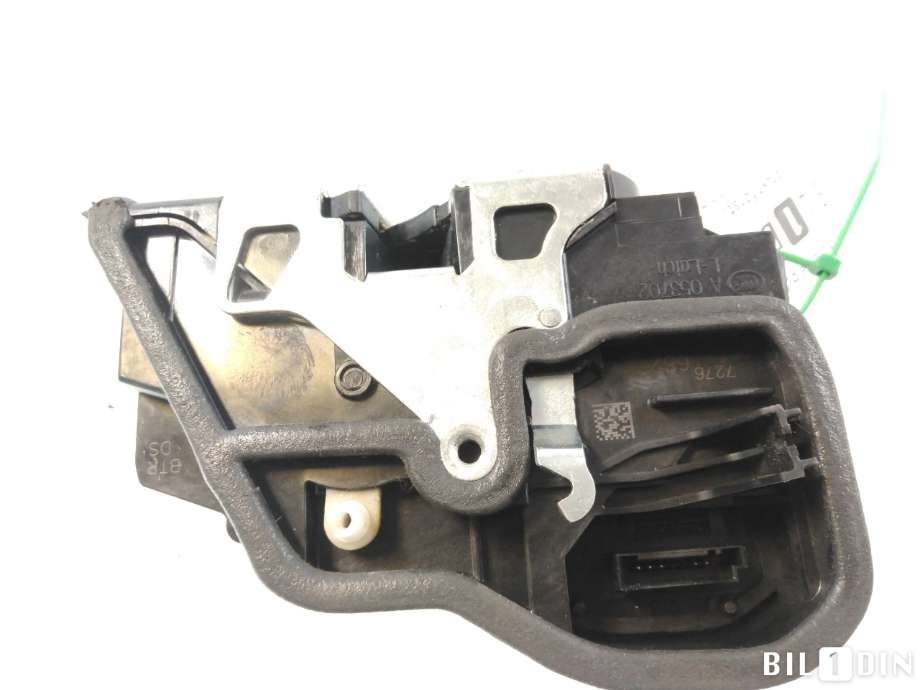 Låsekasse høyre foran til BMW X3 2010-2017 (F25) (F25) (BMW|51217202146||7276682)
