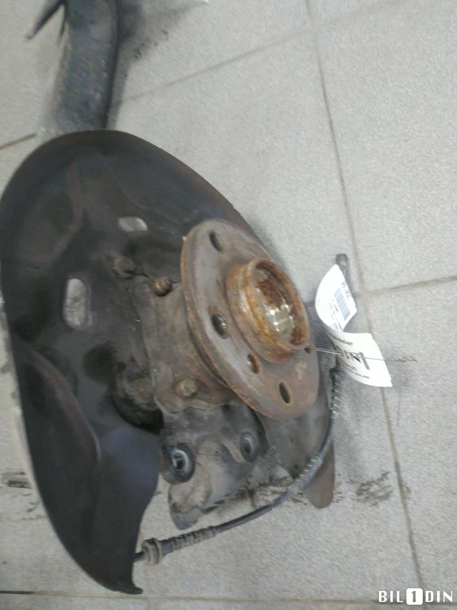 Hjulspindel høyre bak til BMW X1 2015-2022 (F48) (F48) (BMW|33308842880|)
