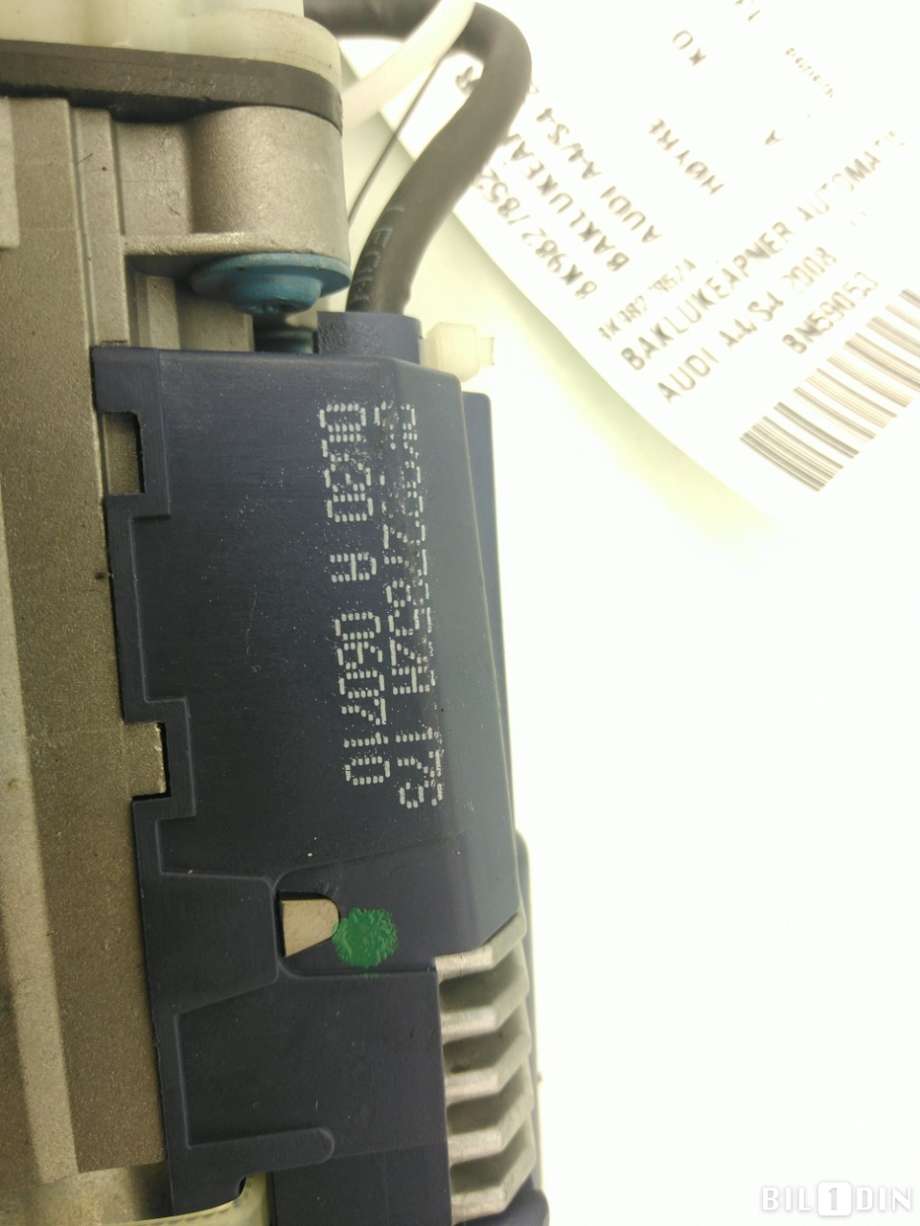 Baklukeåpner motor til Audi A4 2007-2014 (Type IV) (B8) (B8) (AUDI|8K9827852A|)