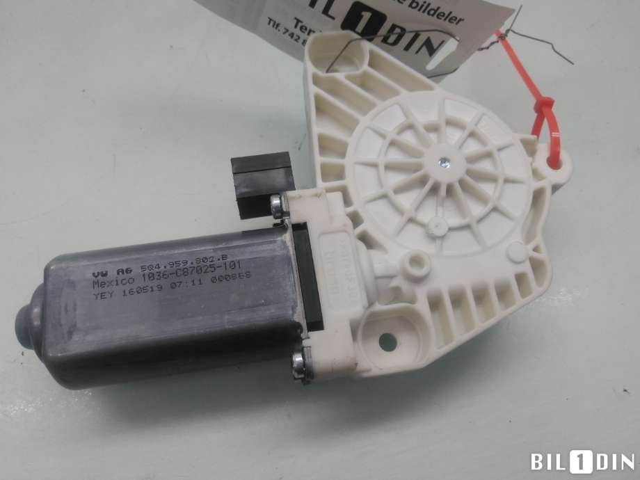 Ruteheis til VW Tiguan 2016-2020 (Type II, Fase 1)  (VOLKSWAGEN|5Q4959811G|)