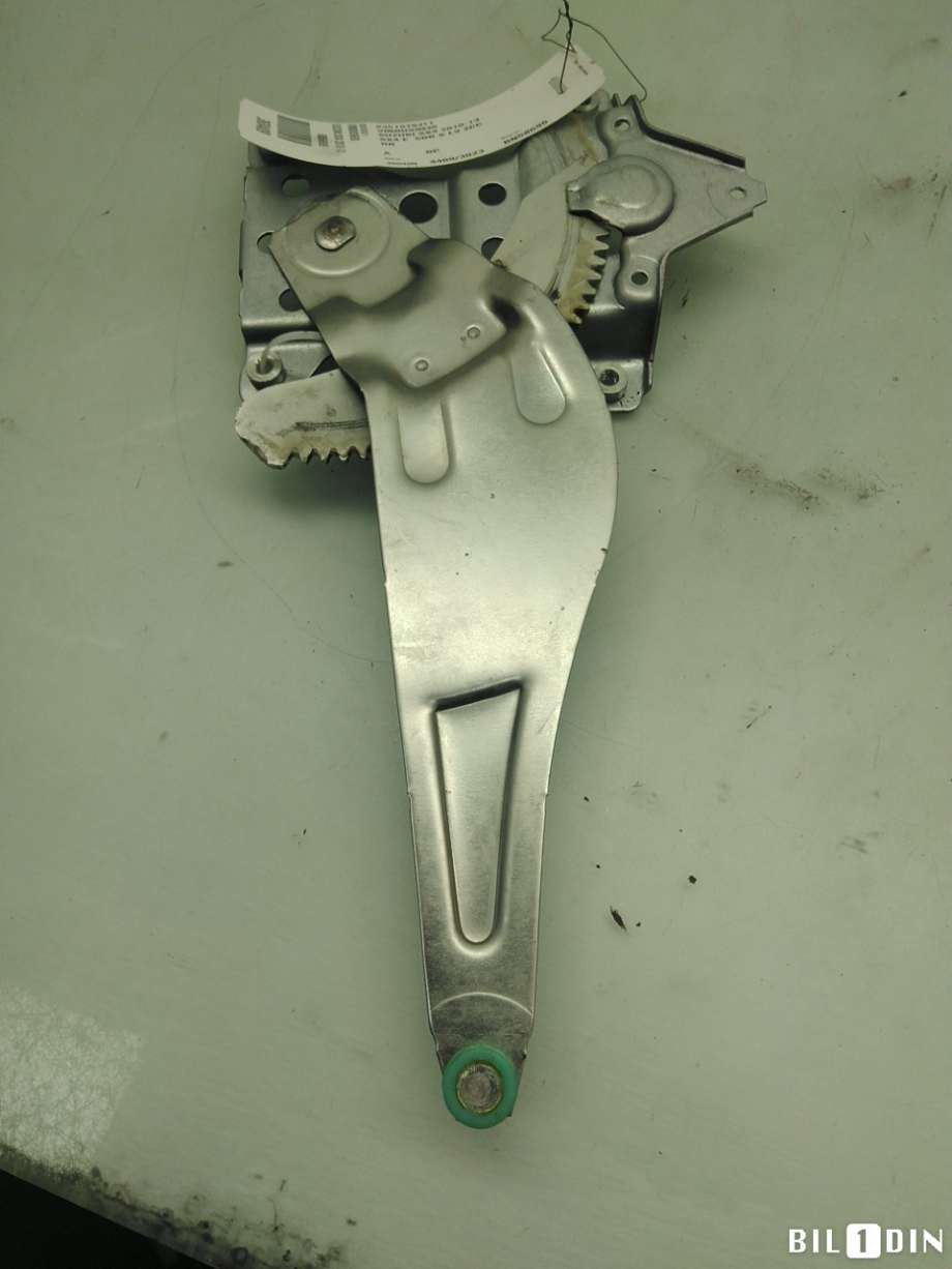 Ruteheis til Suzuki SX4 2009-2013 (Type I, Fase 2)  (SUZUKI|8351079J11|)