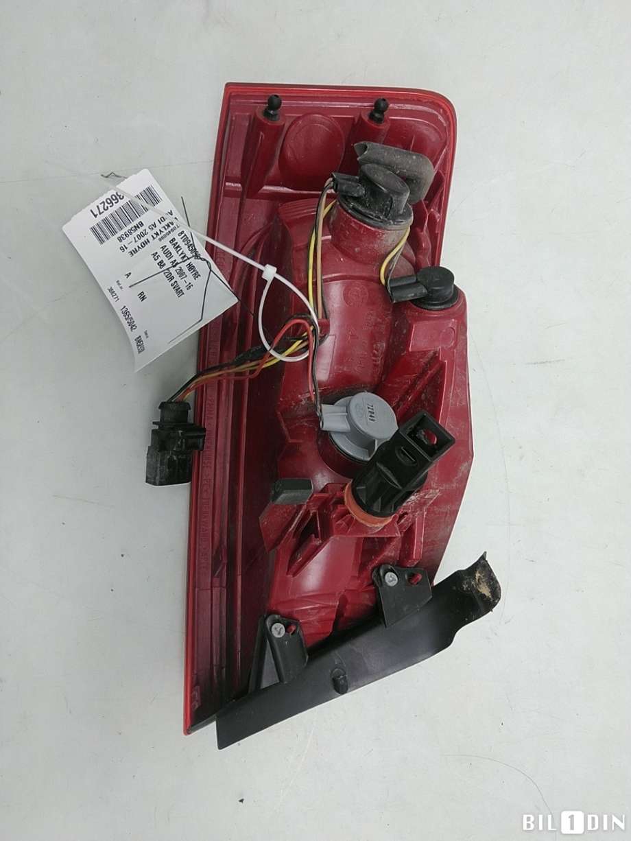 Baklykt høyre til Audi A5 2007-2016 (Type I)  (AUDI|8T0945096|)