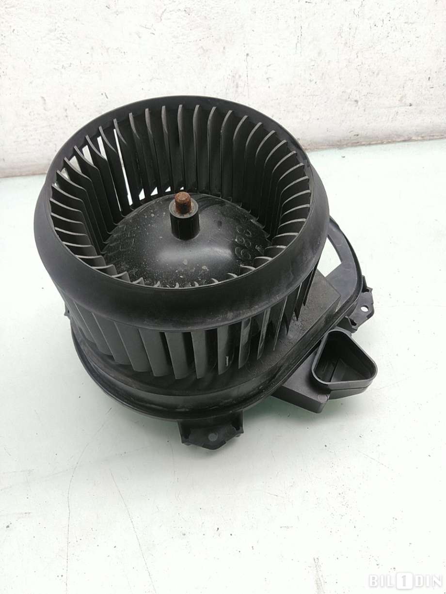 Varmeapparat motor til Mercedes B-Klasse 2011-2018 (W246) (W246) (MERCEDES|A2469061601)
