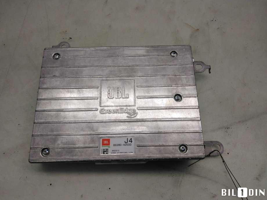 Bilstereo forsterker til Toyota RAV4, 2013-2015 (Type IV, Fase 1) (TOYOTA|8628042030)
