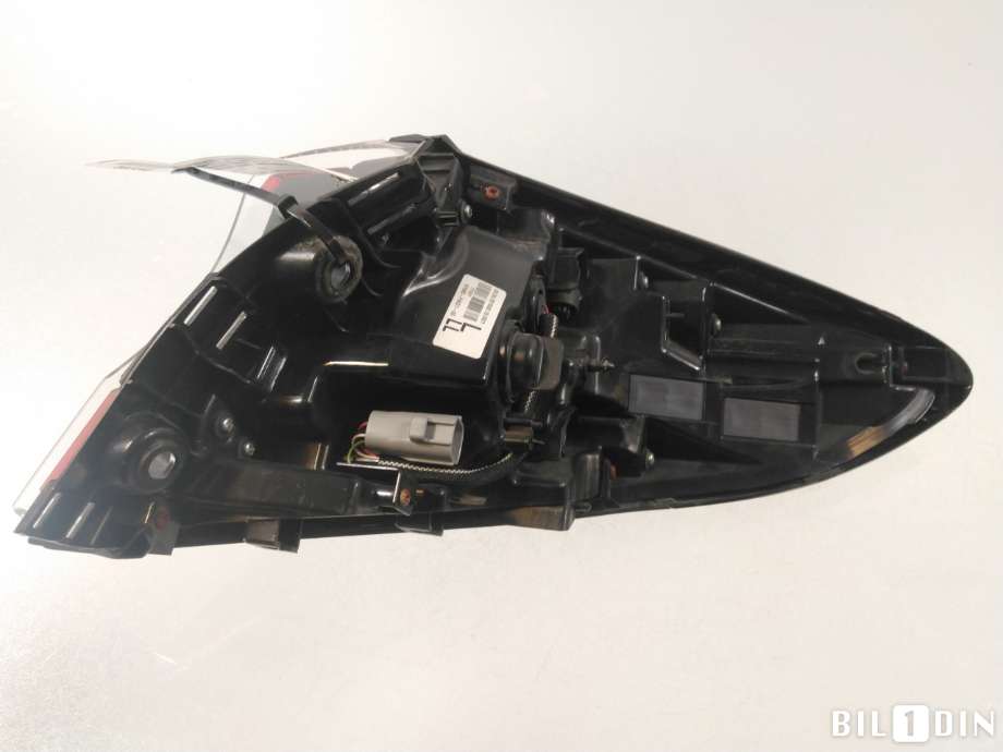 Baklykt venstre til Toyota C-HR 2016-->>  (TOYOTA|81560F4030|)