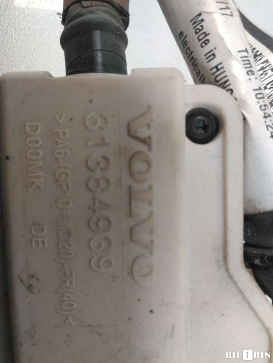 Batterilader inntak/luke til Volvo V90 / V90 CC / S90 2016-->>  (VOLVO|31419034|31409667|31384939)