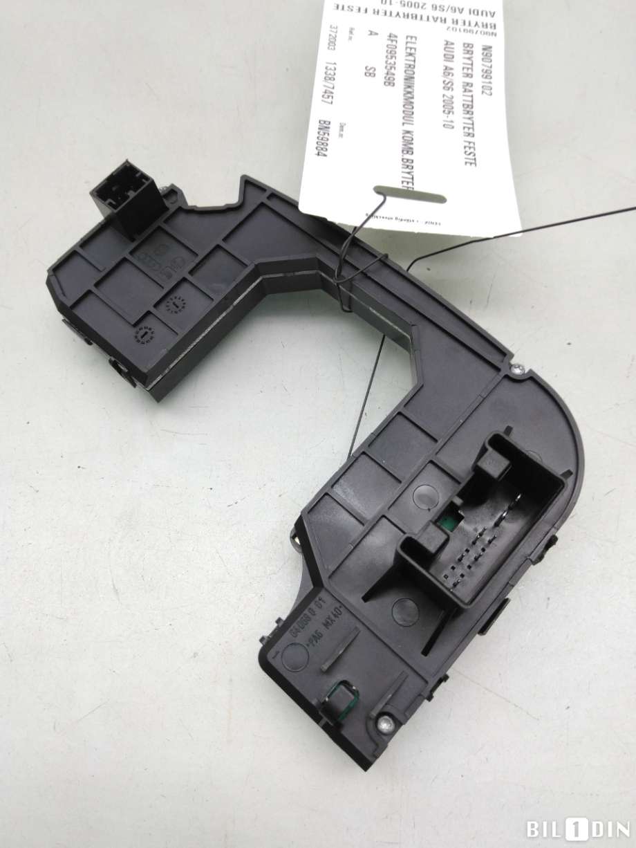 Bryter diverse til Audi A6 2005-2008 (Type III, Fase 1) (C6) (C6) (AUDI|N90799102|4F0953549B|4F0953549A)