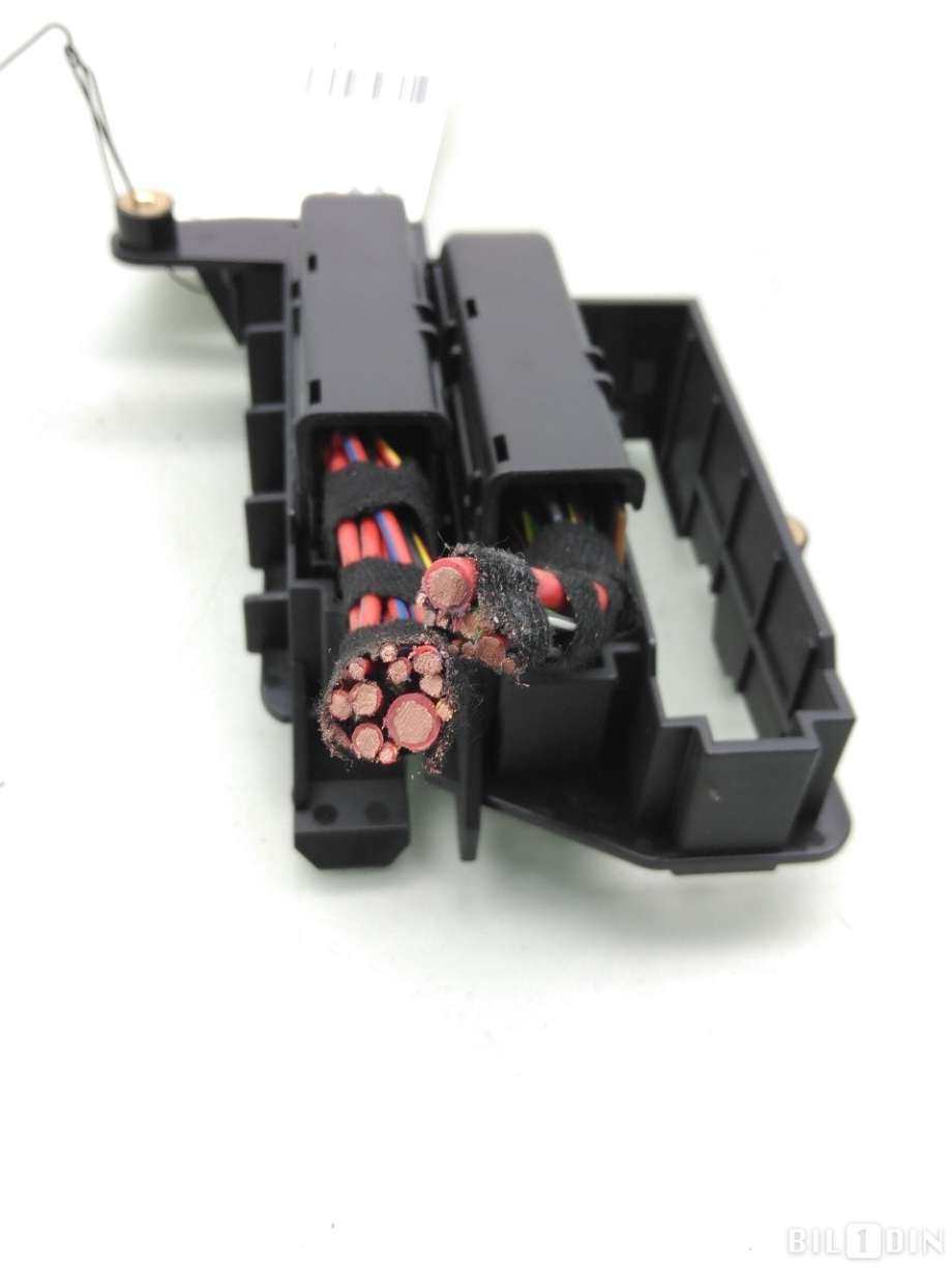 Sikringsboks til Audi A6 2005-2008 (Type III, Fase 1) (C6) (C6) (AUDI|4F1971845A|)