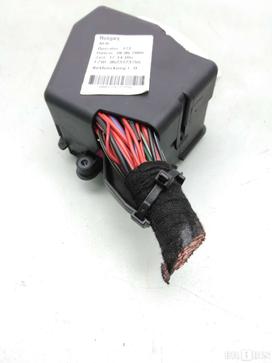 Sikringsboks til Audi A6 2005-2008 (Type III, Fase 1) (C6) (C6) (AUDI|8D1941824|)