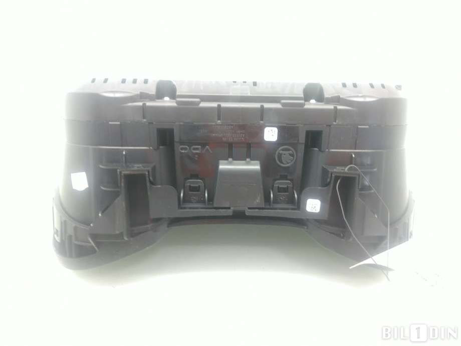 Instrumentpanel til Škoda Octavia 2013-2016 (Type III, Fase 1)  (SKODA|5E0920751B||A2C94799001)