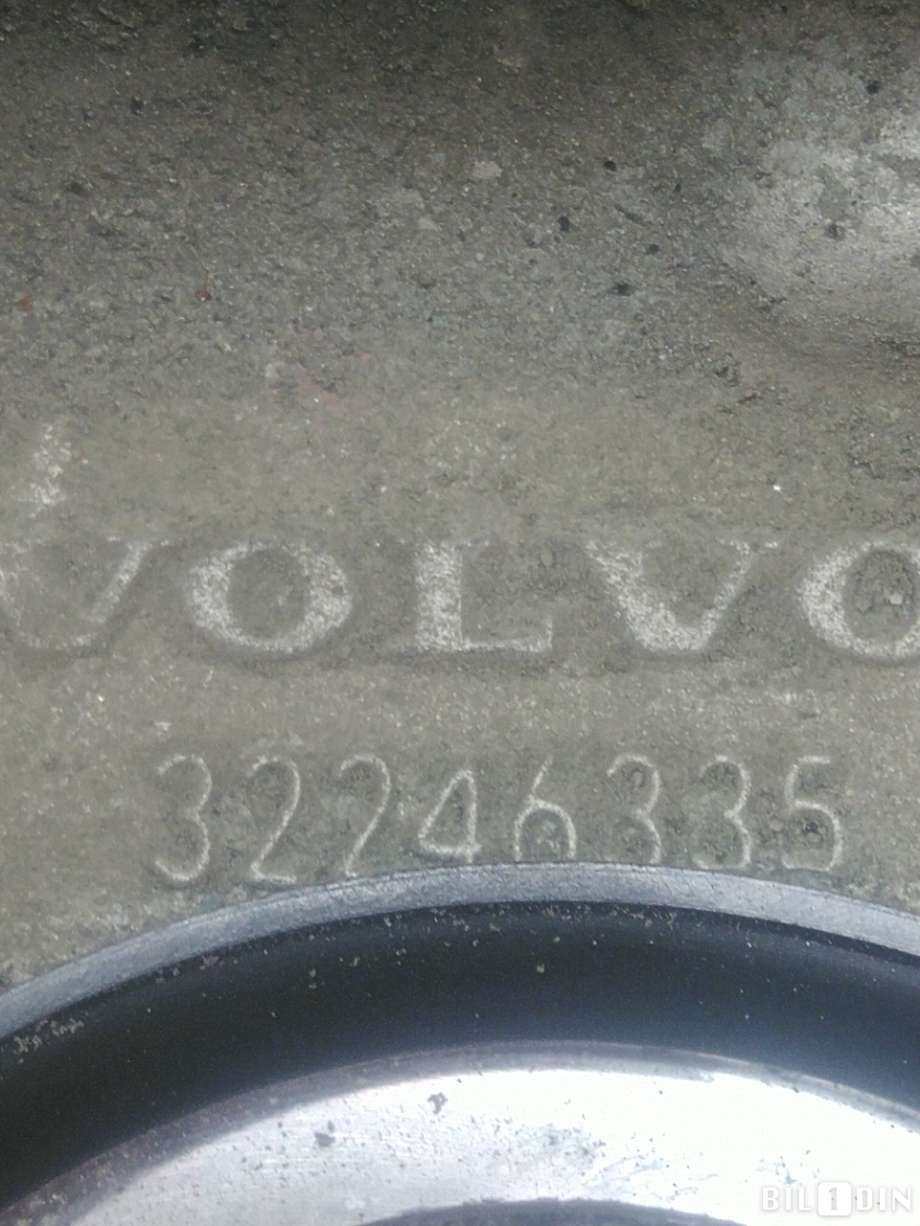 Hjulspindel venstre foran til Volvo C40 Recharge 2021-2024  (32246335|)