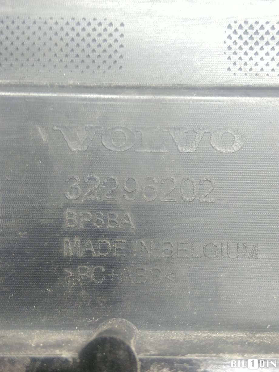 Refleksplate til Volvo C40 Recharge 2021-2024 (32392111||32296200)