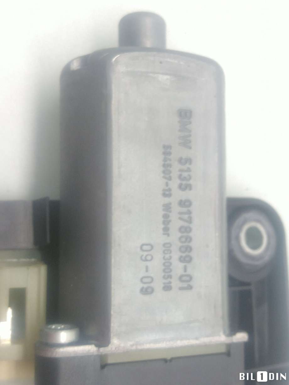 Solskjerm til BMW 7-Serie 2009-2015 (F01/F02/F03/F04) (F01/F02/F03/F04) (BMW|67659189707|5135917866901|9168839)