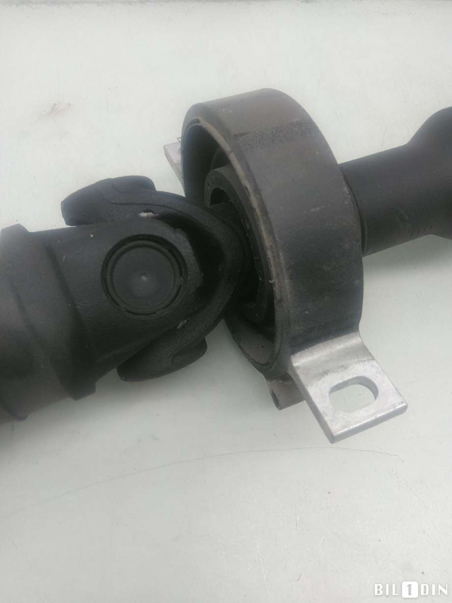 Mellomaksel til BMW 5-Serie 2010-2017 (F10/F11) (F10/F11) (BMW|26107614663|)