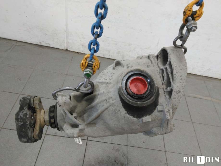 Kardang klokke bak til BMW 5-Serie 2010-2017 (F10/F11) (F10/F11) (BMW|33107584451|758445005|)