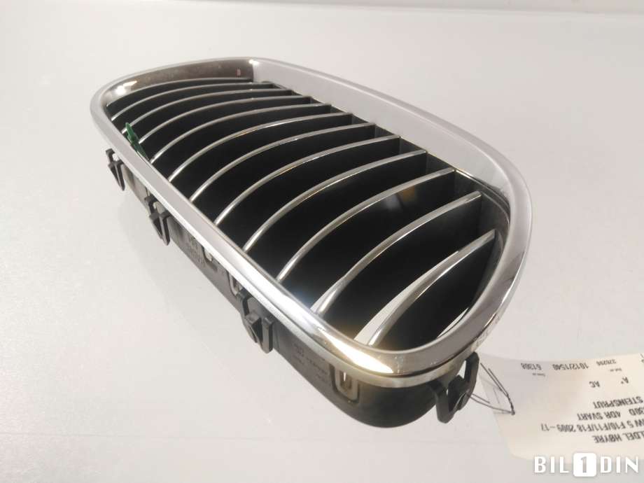 Grill høyre til BMW 5-Serie 2010-2017 (F10/F11) (F10/F11) (BMW|51137203650|)