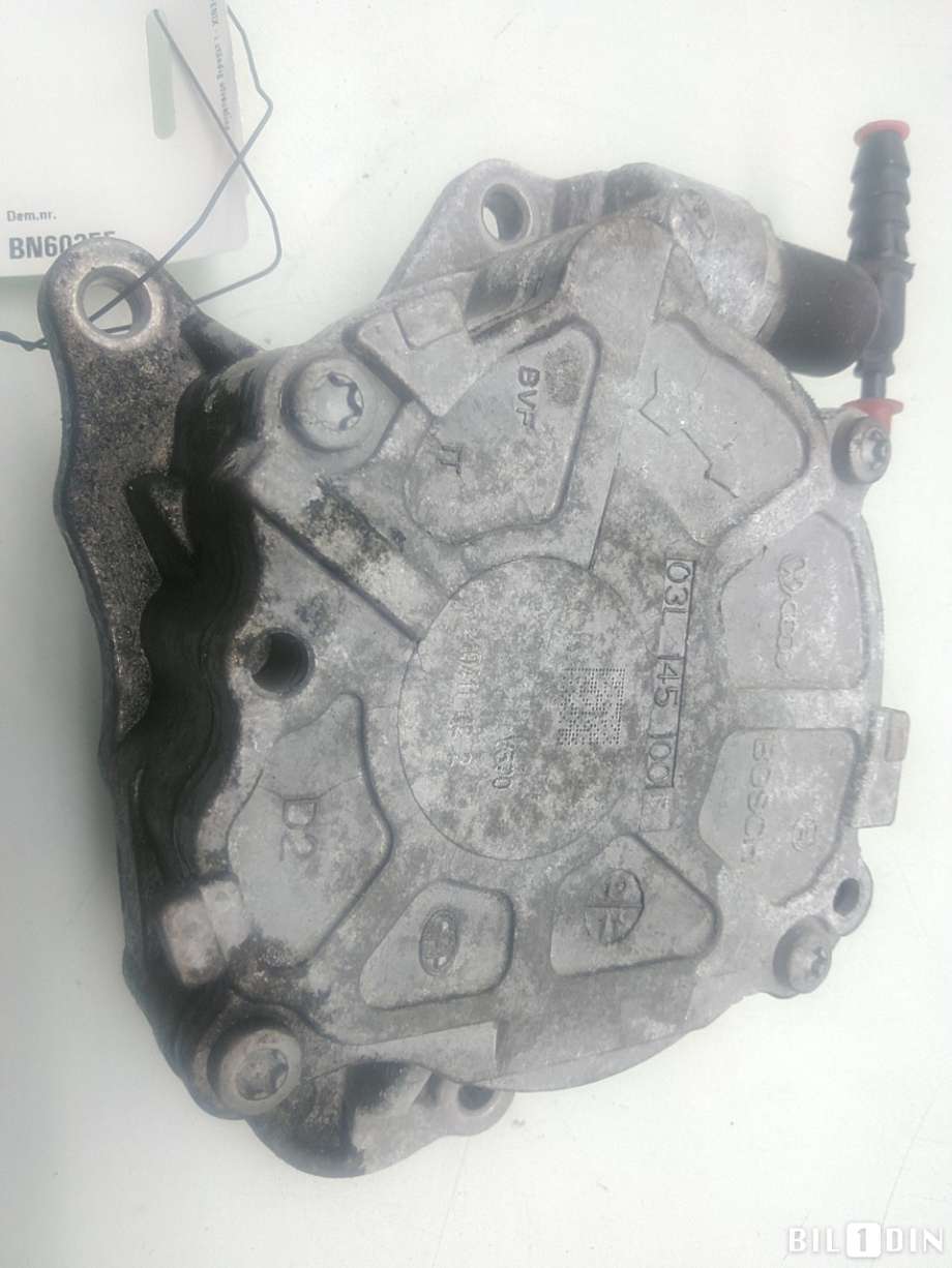 Vakuumpumpe til VW Passat 2011-2015 (B7) (B7) (VOLKSWAGEN|03L145100F|)